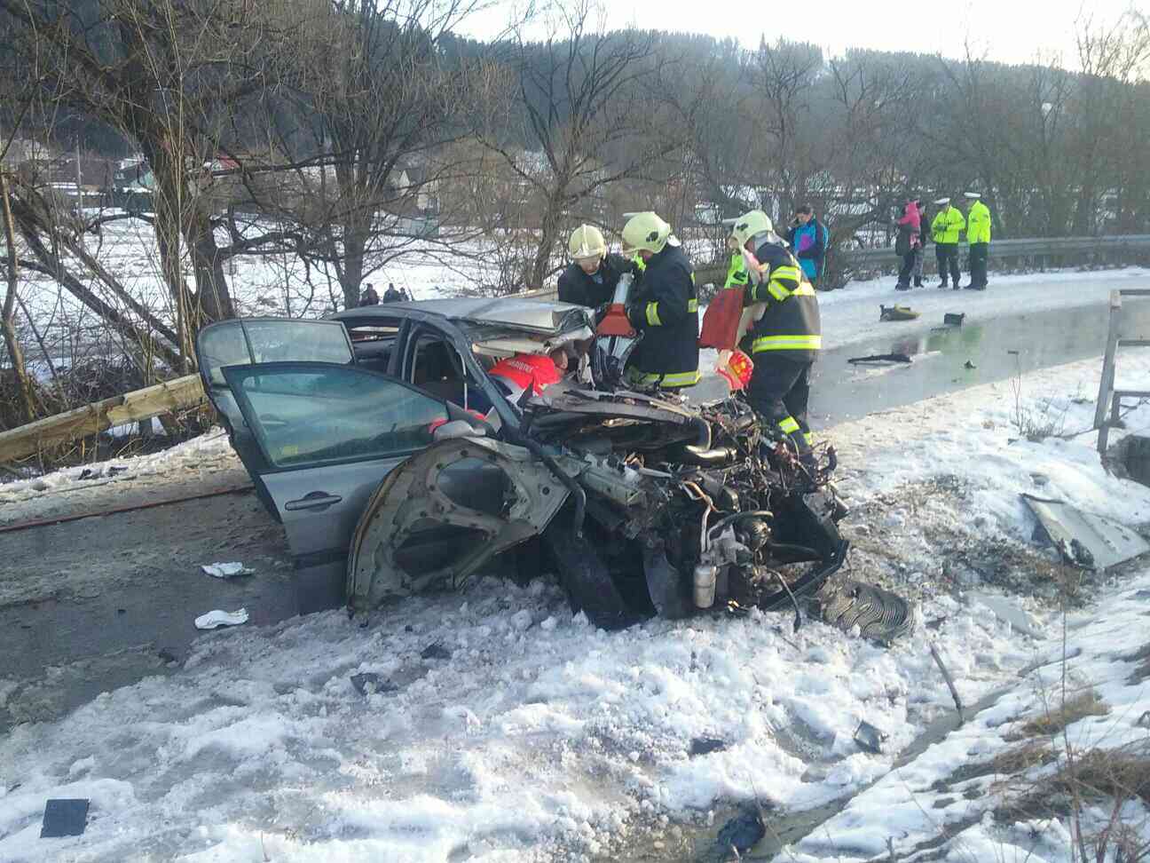 01 - Dopravná nehoda osobného vozidla s vlakom v obci Čierne